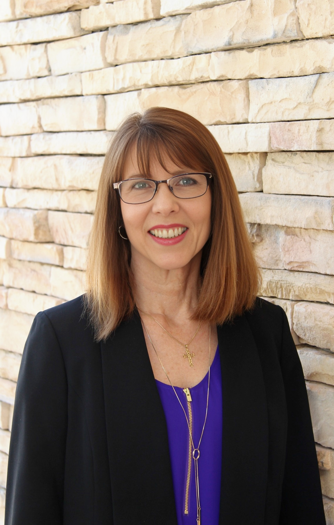 Catherine Gates Headshot